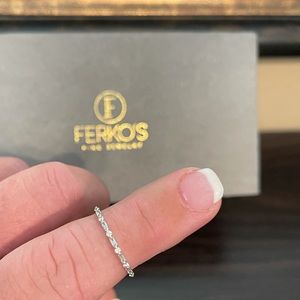 14k white gold baguette and round Diamond Ring